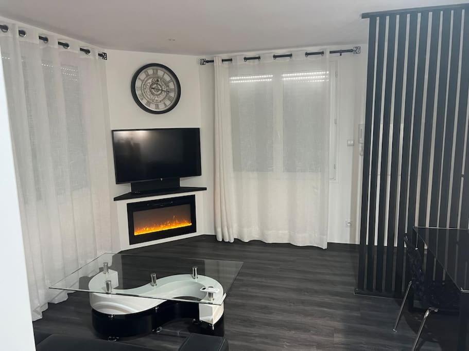 Appart De Luxe Tout Confort Jusqu A 4 Personnes Apartment Triel-sur-Seine Luaran gambar