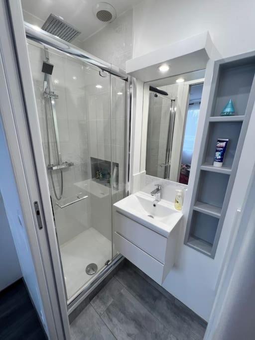 Appart De Luxe Tout Confort Jusqu A 4 Personnes Apartment Triel-sur-Seine Luaran gambar
