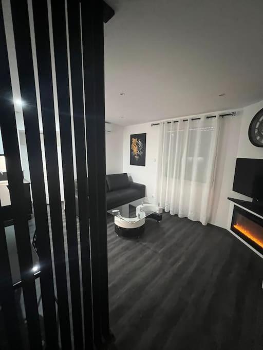 Appart De Luxe Tout Confort Jusqu A 4 Personnes Apartment Triel-sur-Seine Luaran gambar