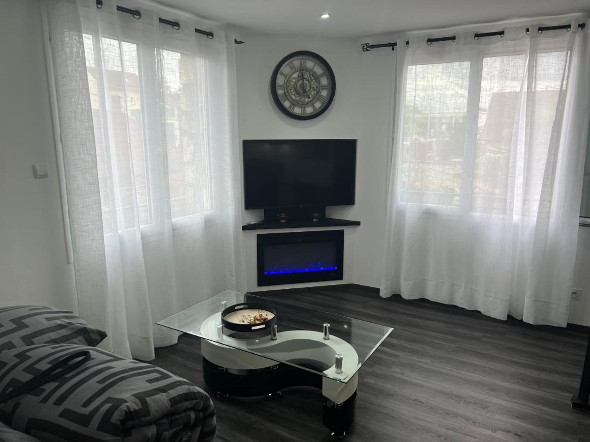 Appart De Luxe Tout Confort Jusqu A 4 Personnes Apartment Triel-sur-Seine Luaran gambar